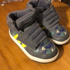 Toddler 9K Adidas sneakers